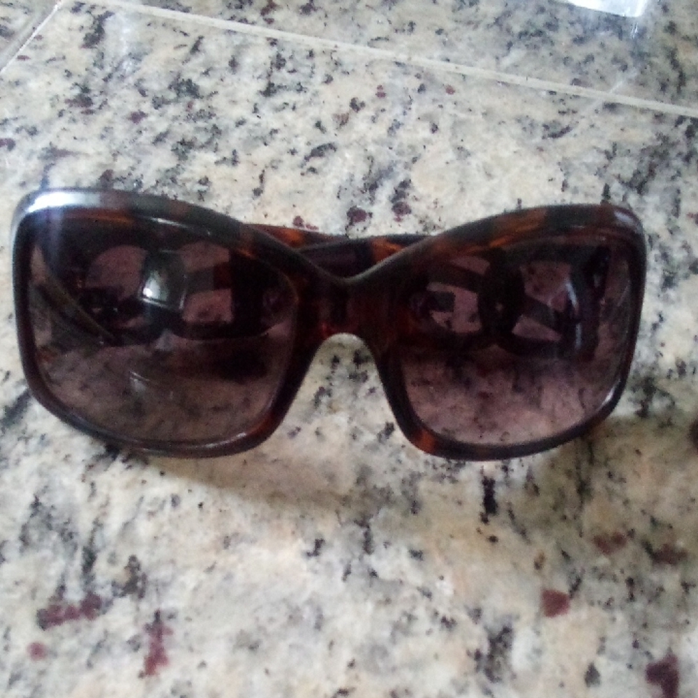 Dolce Gabbana  🕶️